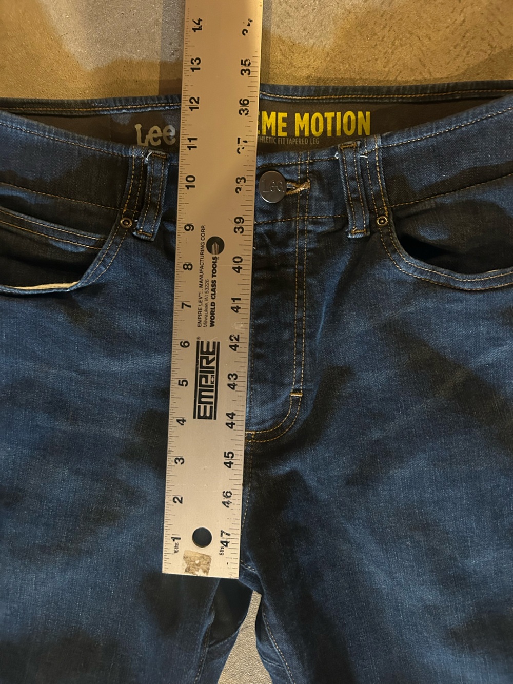 BOGO Lee Extreme Motion Athletic Taper Jeans 33x30 - Picture 6 of 8